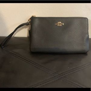 Coach DOUBLE ZIP LARGE WRISTLET IN PEBBLE LEATHER